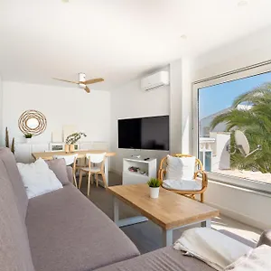 Moderno Apartamento Playa Laguna Apartment